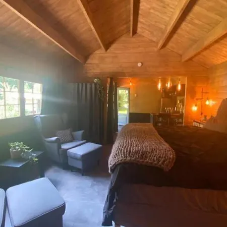 Holiday home Tinyhouses Auf Dem Campingplatz Weissenthalsmuhle Niedenstein