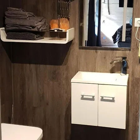 Tinyhouses Auf Dem Campingplatz Weissenthalsmuhle Holiday home Niedenstein