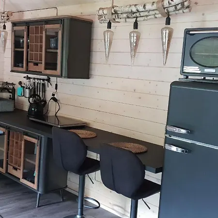 Tinyhouses Auf Dem Campingplatz Weissenthalsmuhle * Niedenstein