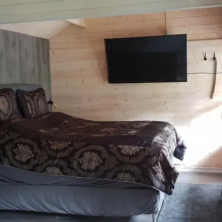 Tinyhouses Auf Dem Campingplatz Weissenthalsmuhle Holiday home *